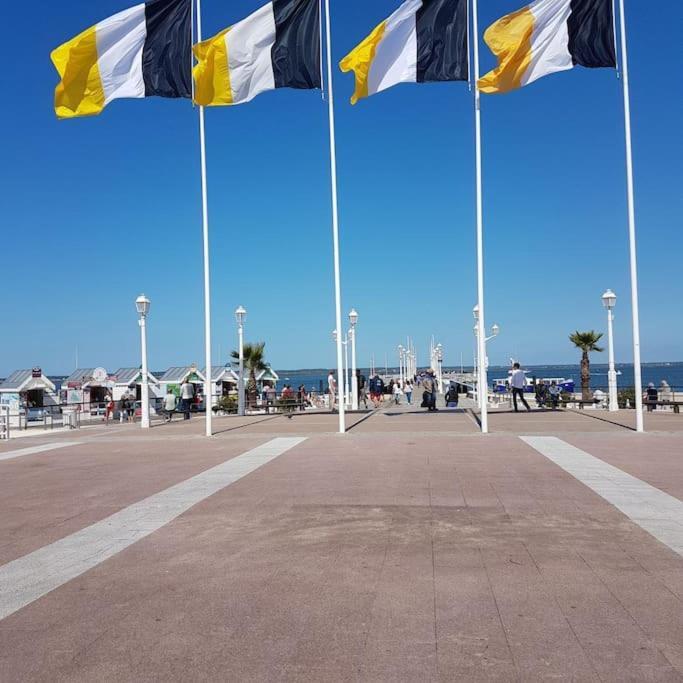 Appartement Les Pieds Dans L Eau Acces Direct Plage Pereire, Parking Gratuit ,Wifi Arcachon Luaran gambar